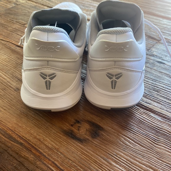 Nike Mamba Fury Basketball Shoe - Picture 4 of 6